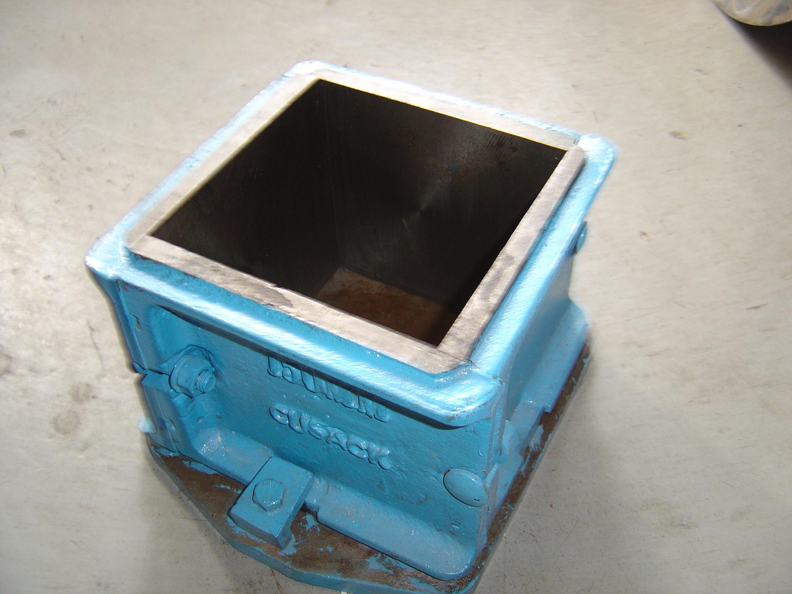 Test Cube Moulds
